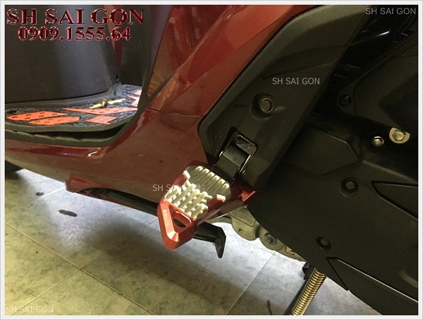  Image gác chân Biker nhôm nguyên khối cực đẹp cho xe SH 2017 giá thấp uy tín tại Quận 5