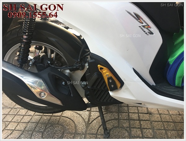 Image gác chân Biker nhôm nguyên khối sang trọng cho xe SH 2017 giá siêu rẻ cao cấp tại Sài Gòn