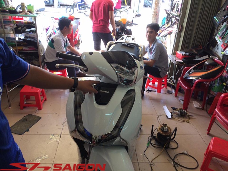 Dán keo 3 lớp bảo vệ xe sh giá cả tốt tại shsaigon quận 5